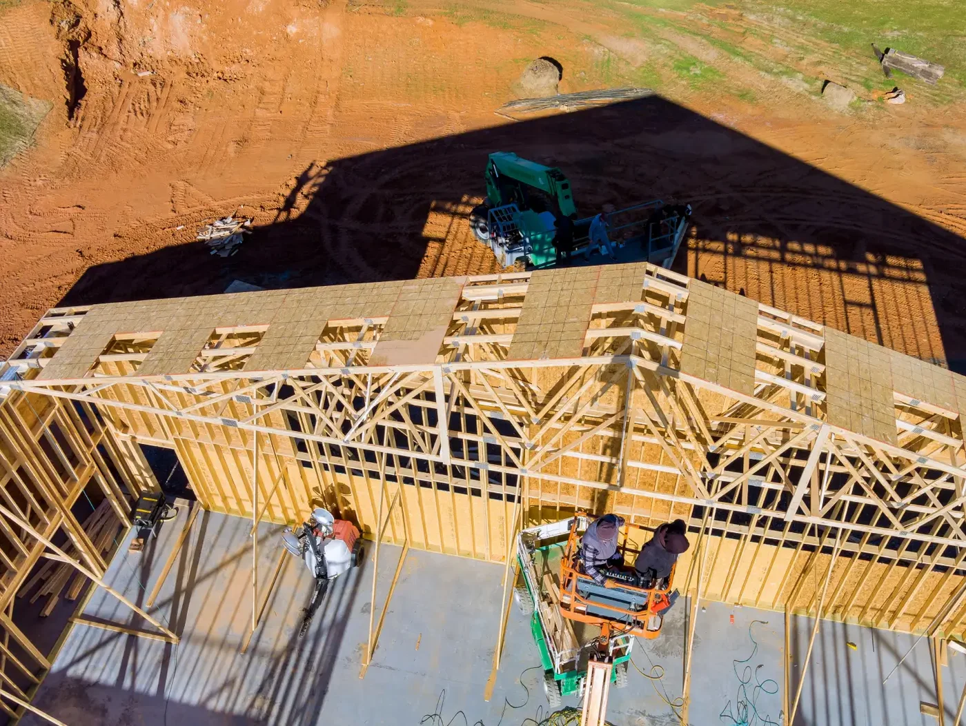 Balloon framing method being used on a wooden structure